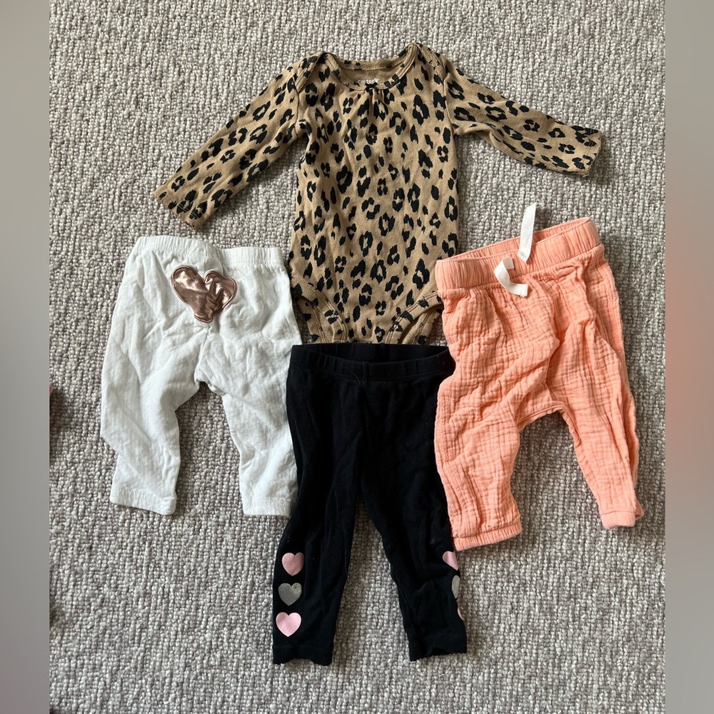 Girls bundle 6-9 months onesie and pants